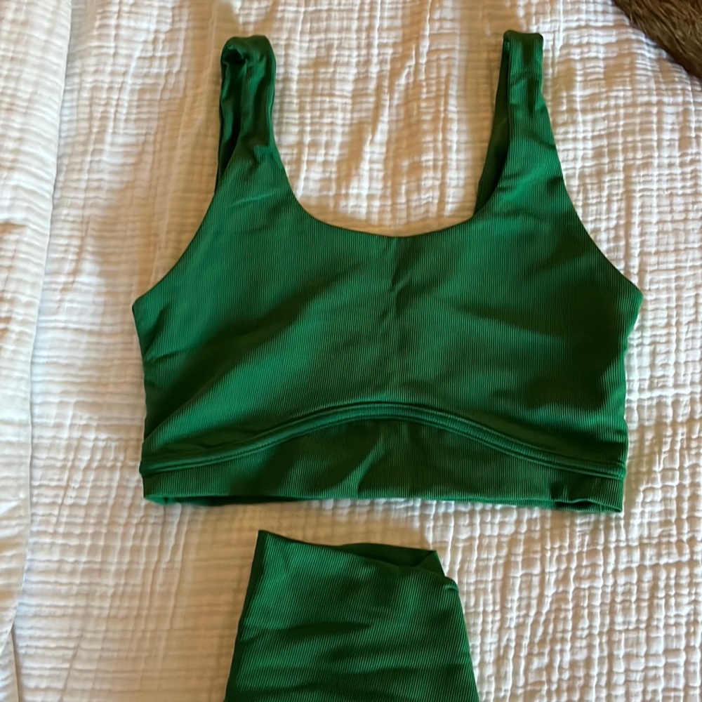 Wilo two piece workout set